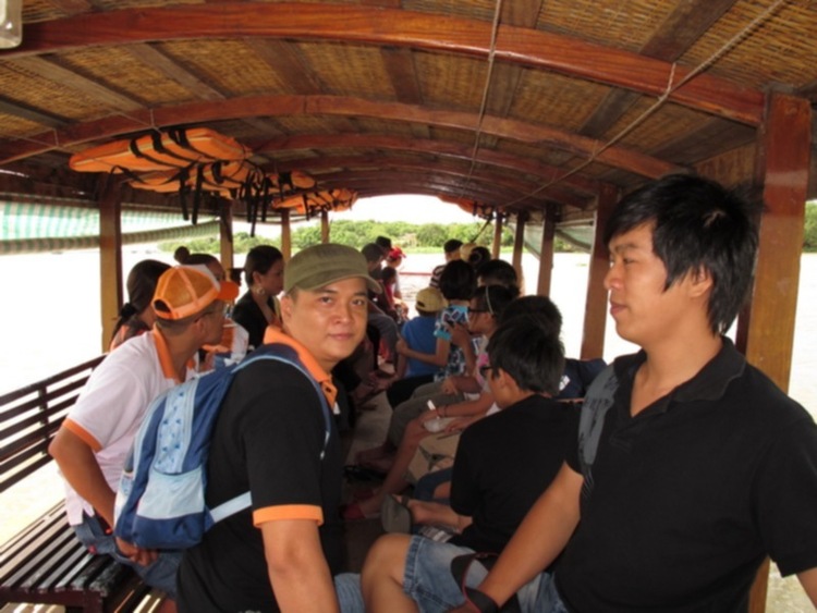 Hình ảnh S.O.S giao lưu tại Cái Bè, Tiền Giang (ngày 30/5) Hình ảnh S.O.S giao lưu tại Cái Bè, Tiền Giang (ngày 30/5)