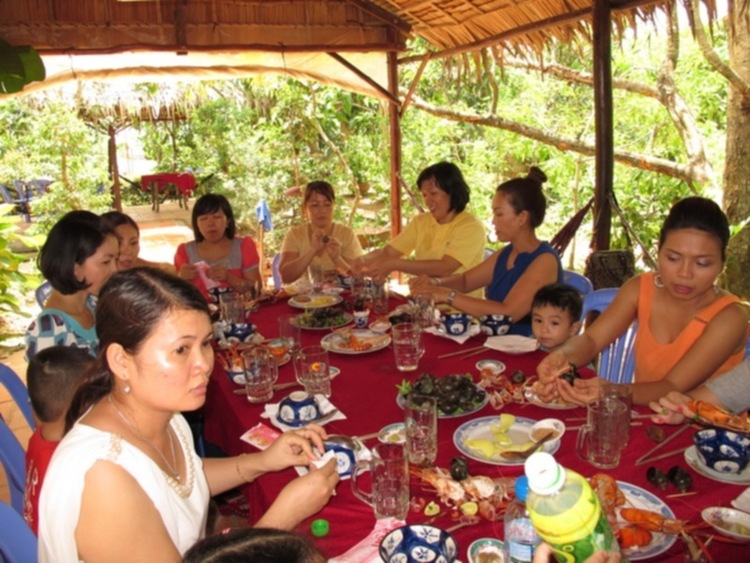 Hình ảnh S.O.S giao lưu tại Cái Bè, Tiền Giang (ngày 30/5)