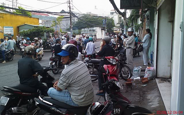 Hôm nay toàn thành phố thi tốt nghiệp...