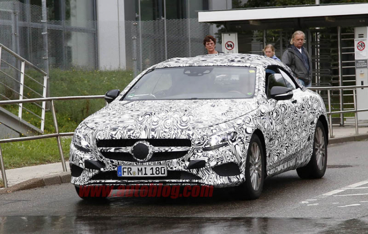 Mercedes-Benz đang thử nghiệm S-Class bản mui trần
