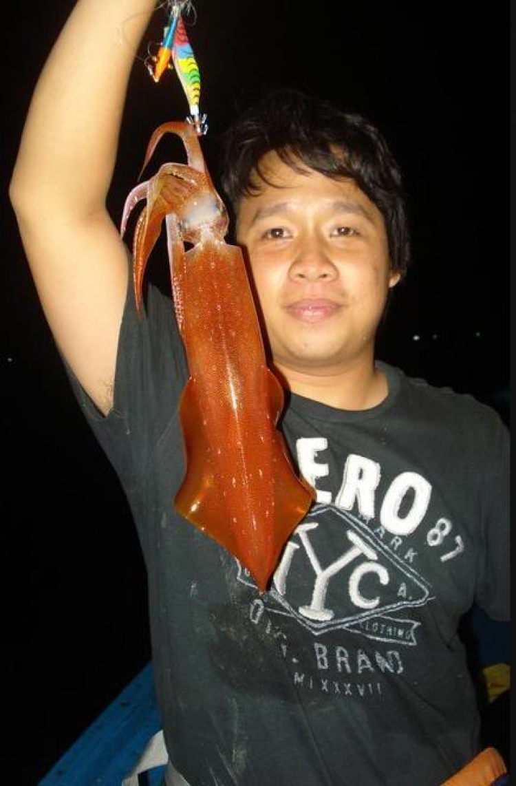 Du ngoạn trên biển bằng xuồng phao bơm hơi. Du ngoạn trên biển bằng xuồng phao bơm hơi.