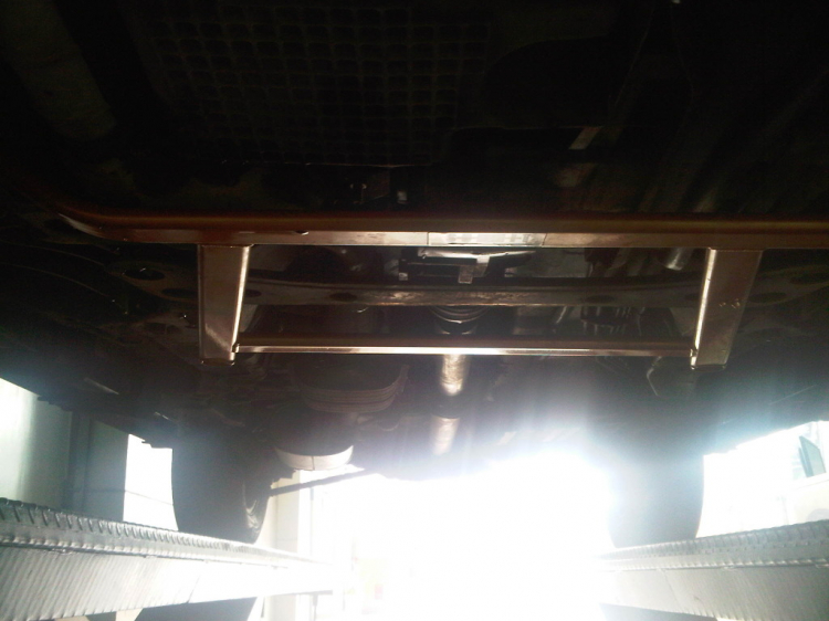 Chia sẻ về làm exhaust , air-intake, strutbar...(performance) cho Escape Chia sẻ về làm exhaust , air-intake, strutbar...(performance) cho Escape