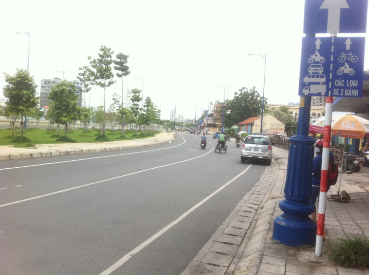Em bị mấy chú ở đường V.V.K thổi. Em bị mấy chú ở đường V.V.K thổi.