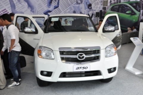 Mazda Bt50 2012 đã xuất hiện - Lô mới về hơn 15 em màu mới nhìn rất đẹp các bác..