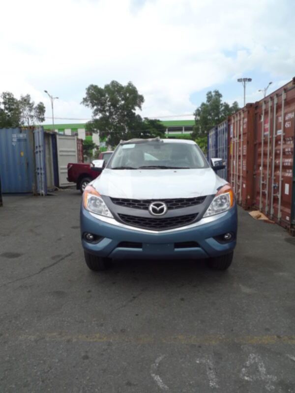 Mazda Bt50 2012 đã xuất hiện - Lô mới về hơn 15 em màu mới nhìn rất đẹp các bác..