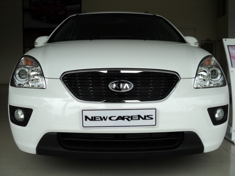 Kia Carens bản FULL mới tinh các bác ơi( đã up lại hình trang 3)!!!!!