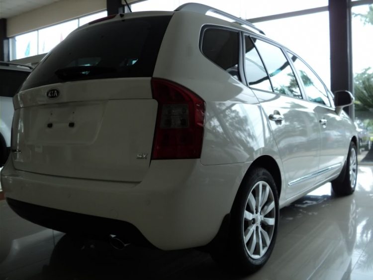 Kia Carens bản FULL mới tinh các bác ơi( đã up lại hình trang 3)!!!!!