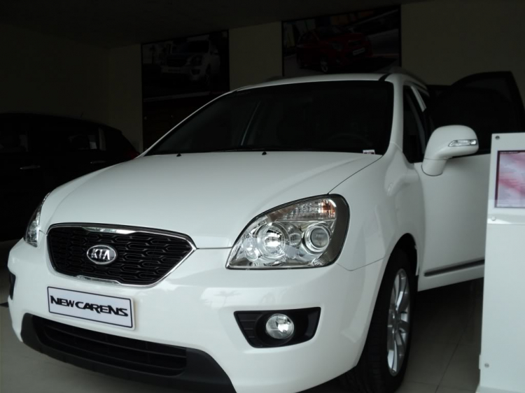 Kia Carens bản FULL mới tinh các bác ơi( đã up lại hình trang 3)!!!!!