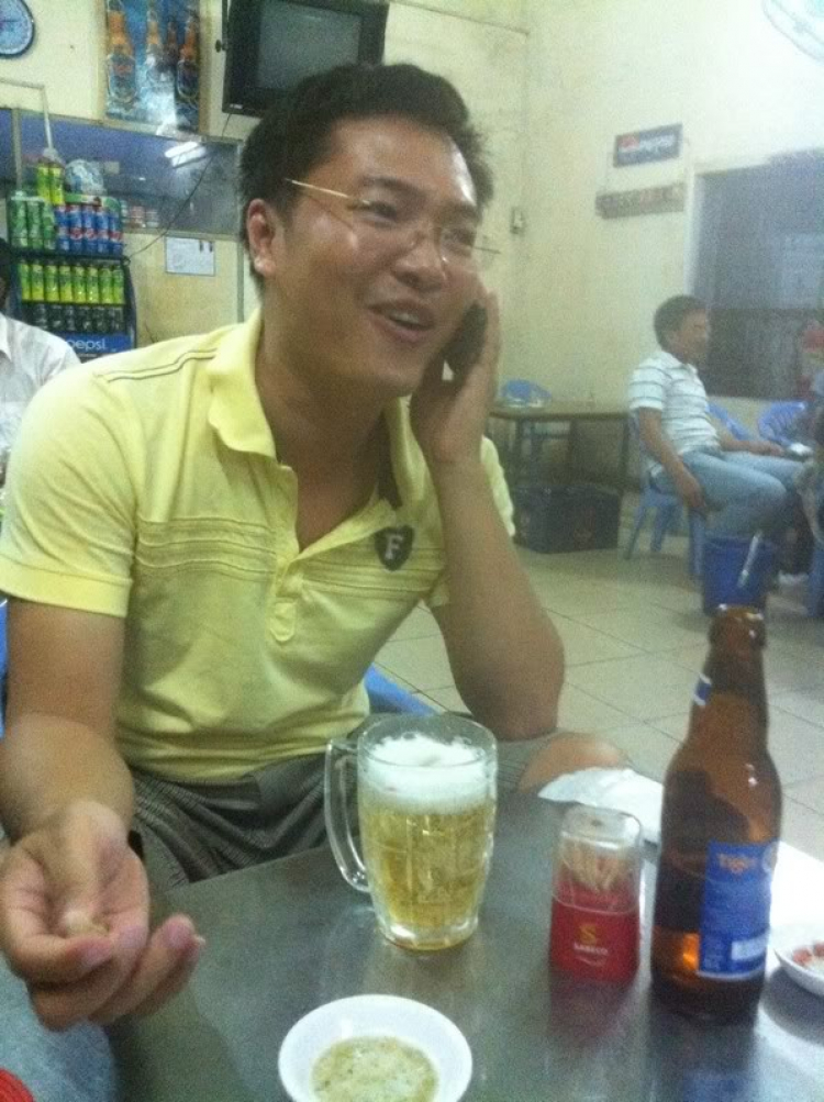 Du ngoạn trên biển bằng xuồng phao bơm hơi. Du ngoạn trên biển bằng xuồng phao bơm hơi.