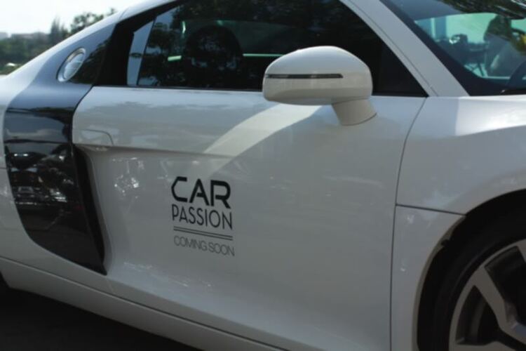 Chiều nay em vừa dán decal.. Car Passion 2012 - Coming Soon!