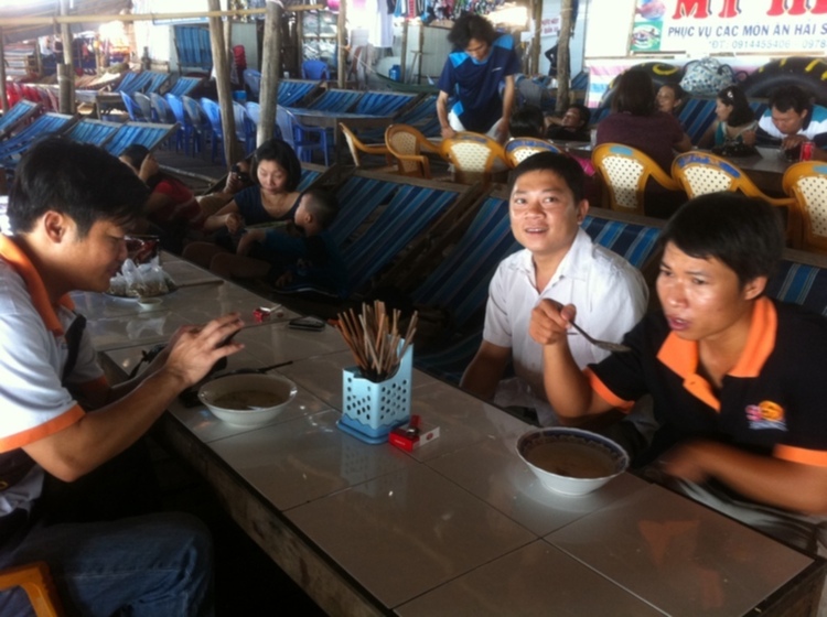 S.O.S - Hành trình về phố biển Nha Trang 21-24/6/12 S.O.S - Hành trình về phố biển Nha Trang 21-24/6/12