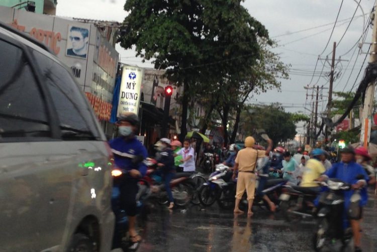 Hai chú csgt vừa lập công bắt cướp ở cc phú thọ Hai chú csgt vừa lập công bắt cướp ở cc phú thọ