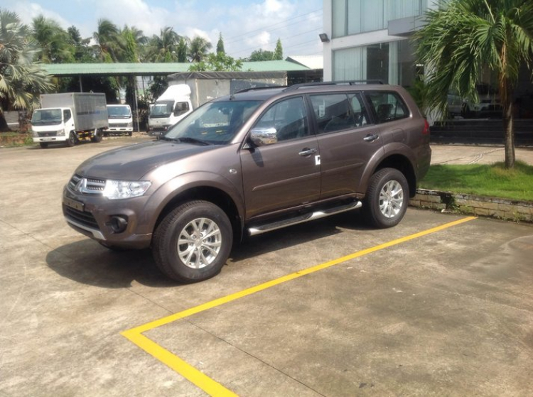 Mitsubishi Pajero Sport có thêm bản máy xăng 4x4 AT