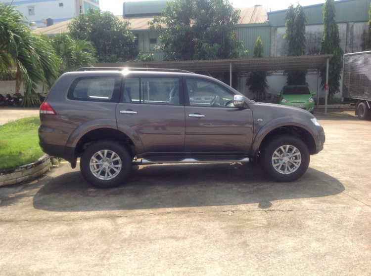 Mitsubishi Pajero Sport có thêm bản máy xăng 4x4 AT Mitsubishi Pajero Sport có thêm bản máy xăng 4x4 AT