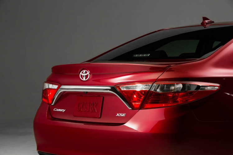 Toyota hé lộ hình ảnh phiên bản toàn cầu Camry 2015 facelift