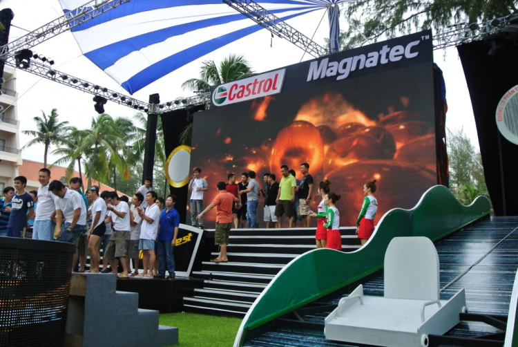 LỄ HỘI MAGNAFEST 2012 – MAGNATEC Bảo Vệ Hoàn Hảo. Khởi Động Mùa Hè Cực Đỉnh Cùng Castrol