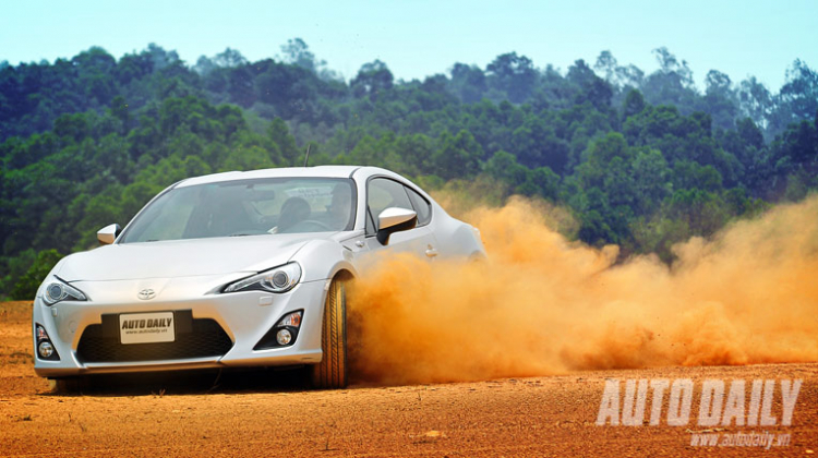 Chúng em đi test Toyota FT86