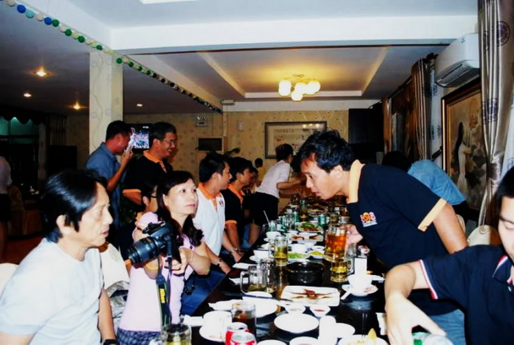 Hội ngộ nghĩa tình Hội ngộ nghĩa tình