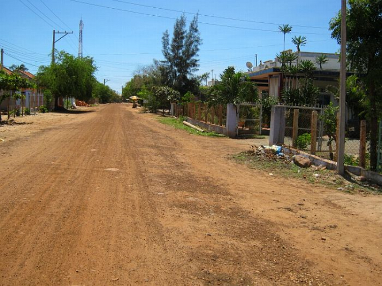 Có bác nào đi Bàu Trắng-Bình Thuận đường ven biển ra Phan Rí Cửa không? Có bác nào đi Bàu Trắng-Bình Thuận đường ven biển ra Phan Rí Cửa không?