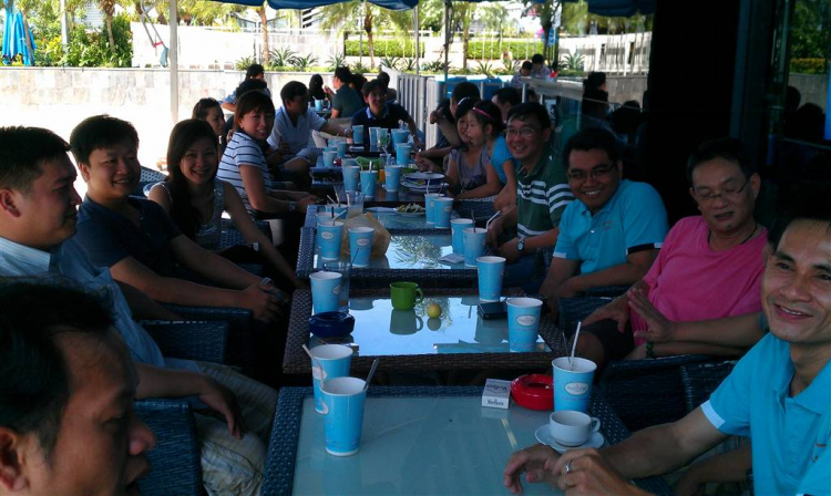 Cafe cuối tuần : Khởi động chương trình offline kết hợp công tác từ thiện  hè 2012