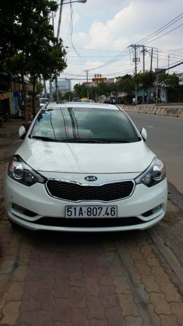 KIA K3 1.6L MT so sánh với bản 2.0L AT về hao tốn xăng