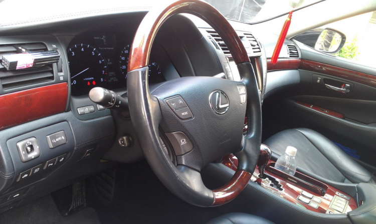 Khám phá thử tính năng chiếc Lexus LS600hL của 1 đại gia BĐS Hà Thành Khám phá thử tính năng chiếc Lexus LS600hL của 1 đại gia BĐS Hà Thành