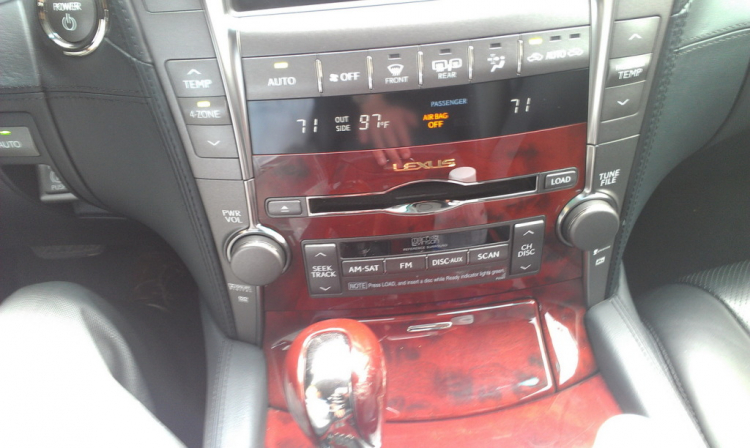 Khám phá thử tính năng chiếc Lexus LS600hL của 1 đại gia BĐS Hà Thành Khám phá thử tính năng chiếc Lexus LS600hL của 1 đại gia BĐS Hà Thành