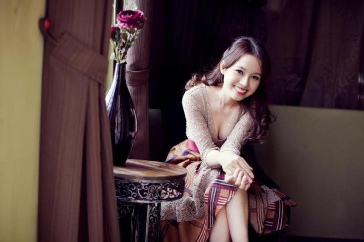 MẪU TEEN EM MỚI LỤM ĐƯỢC,XINH NHƯ 1 BÚP HOA.