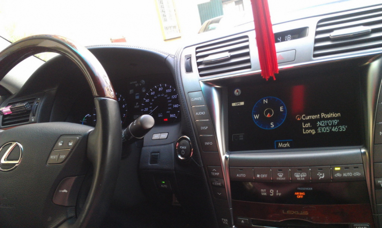 Khám phá thử tính năng chiếc Lexus LS600hL của 1 đại gia BĐS Hà Thành Khám phá thử tính năng chiếc Lexus LS600hL của 1 đại gia BĐS Hà Thành