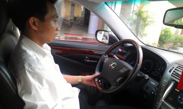 Khám phá thử tính năng chiếc Lexus LS600hL của 1 đại gia BĐS Hà Thành Khám phá thử tính năng chiếc Lexus LS600hL của 1 đại gia BĐS Hà Thành