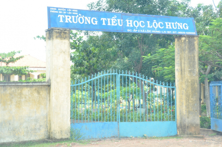 Chương trình tiếp sức học sinh nghèo vượt khó