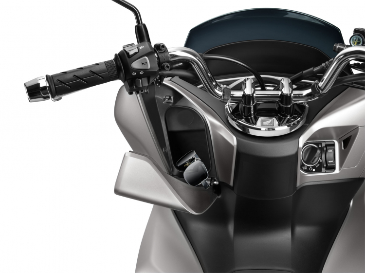 Honda PCX 2018 có thêm bản 150cc; sẽ bán ra từ 15/01/2018; chưa có giá