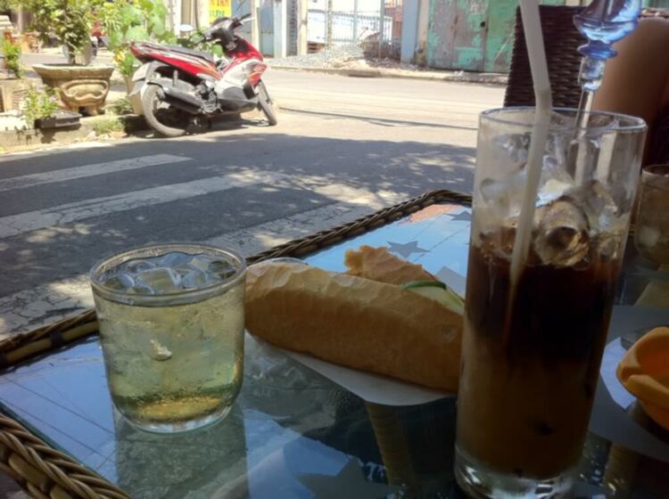 S.O.S - Cafe, off chai nhanh gọn không hẹn trước