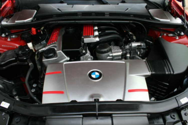 6. E lên màu cho 1 e 320i E90, đi chọp hình nghệ thuật Q7 (trang 38)