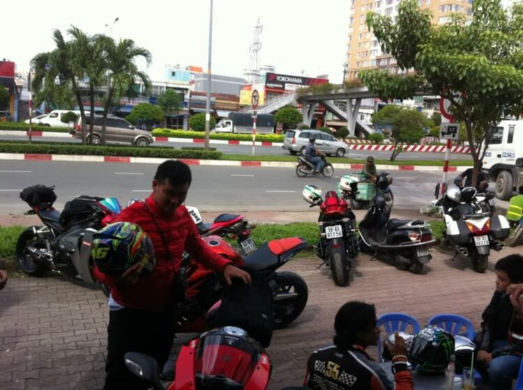 NGOINHAXANH và NHỮNG NGƯỜI BẠN