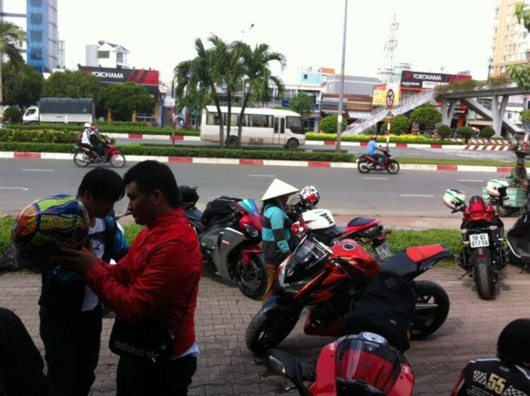 NGOINHAXANH và NHỮNG NGƯỜI BẠN
