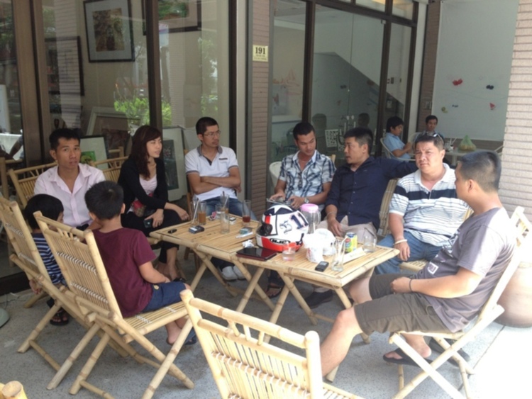 NGOINHAXANH và NHỮNG NGƯỜI BẠN
