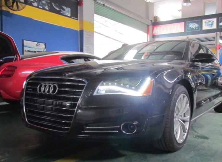 Tình cờ chụp được hàng hot Audi A8L 4.2