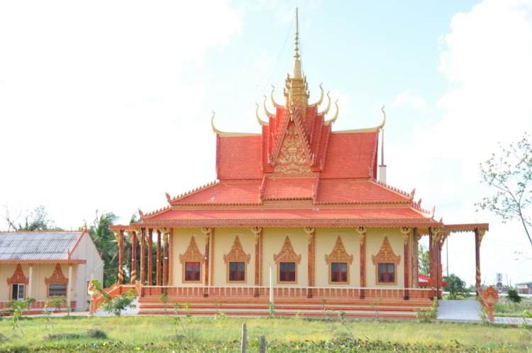 Tiến về Năm Căn vì các em thân yêu. Tiến về Năm Căn vì các em thân yêu.