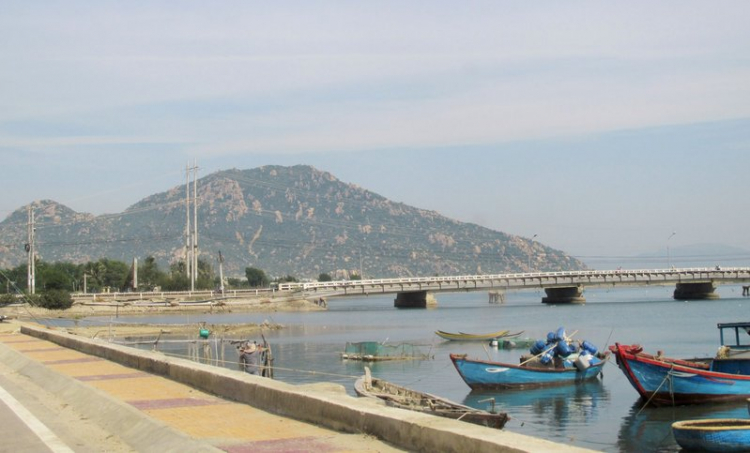 Chuyến du lịch hè 2014 biển và núi của nhà em. Chuyến du lịch hè 2014 biển và núi của nhà em.