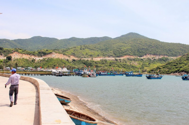 Chuyến du lịch hè 2014 biển và núi của nhà em. Chuyến du lịch hè 2014 biển và núi của nhà em.