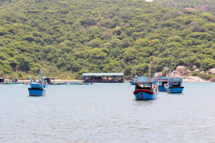 Chuyến du lịch hè 2014 biển và núi của nhà em. Chuyến du lịch hè 2014 biển và núi của nhà em.