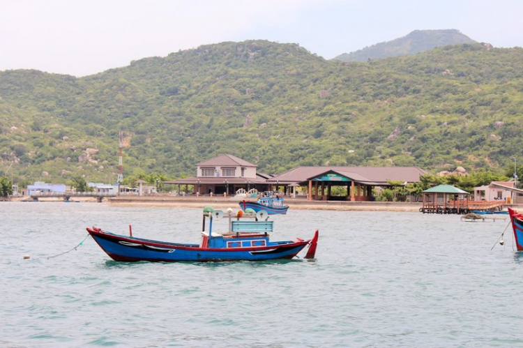 Chuyến du lịch hè 2014 biển và núi của nhà em. Chuyến du lịch hè 2014 biển và núi của nhà em.