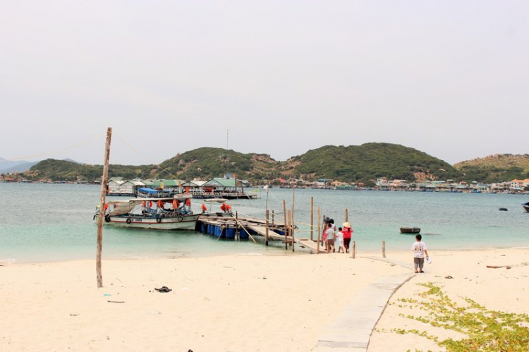Chuyến du lịch hè 2014 biển và núi của nhà em. Chuyến du lịch hè 2014 biển và núi của nhà em.