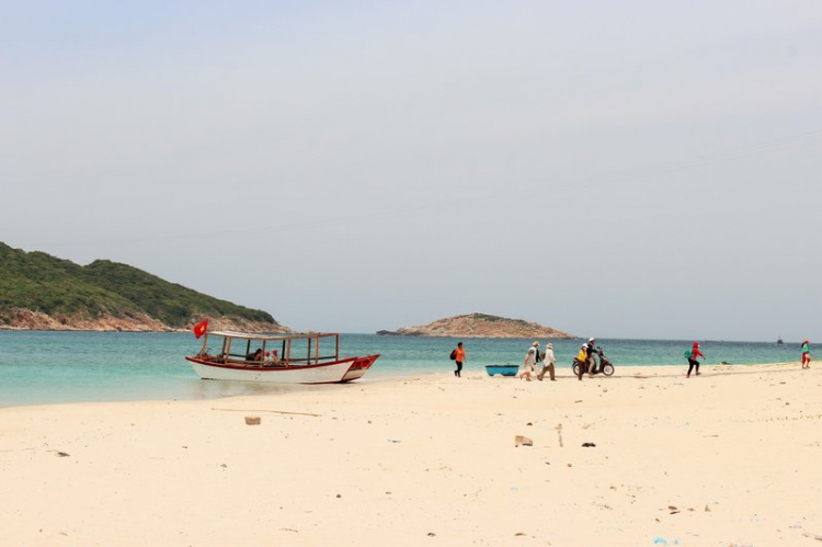 Chuyến du lịch hè 2014 biển và núi của nhà em. Chuyến du lịch hè 2014 biển và núi của nhà em.