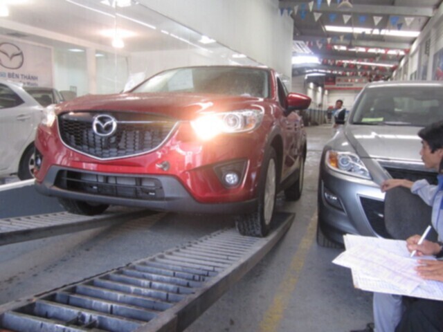 Mazda CX5 đã về Mazda Phú Mỹ Hưng (Update lô mới 11/10/2012 với màu Đen huyền bí).:D