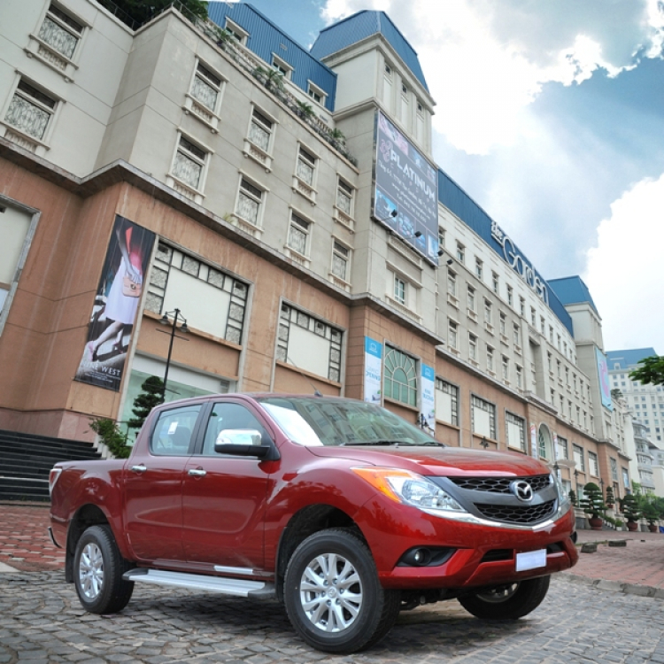 Một ngày test thử "trai đẹp" Mazda BT-50 tại Hà Nội