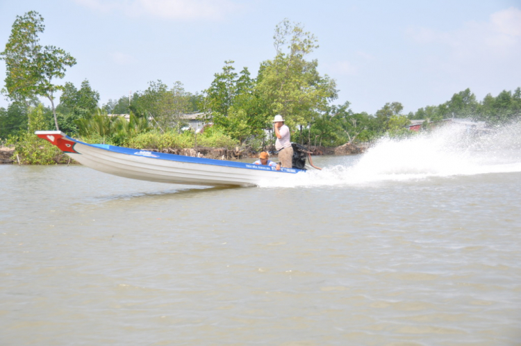 Tiến về Năm Căn vì các em thân yêu.