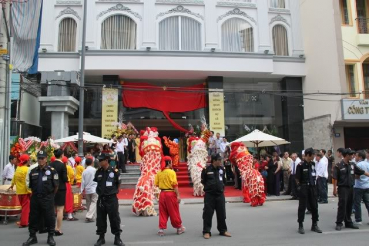 Chúc mừng bác Ricky_do khai trương GOLDEN CROWN HOTEL