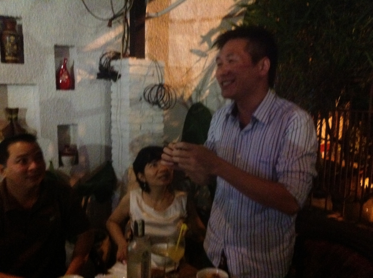 Đấu giá chai rượu Vodka từ Moscow để góp quỹ xây dựng trường học ở Phú Thọ! Đấu giá chai rượu Vodka từ Moscow để góp quỹ xây dựng trường học ở Phú Thọ!